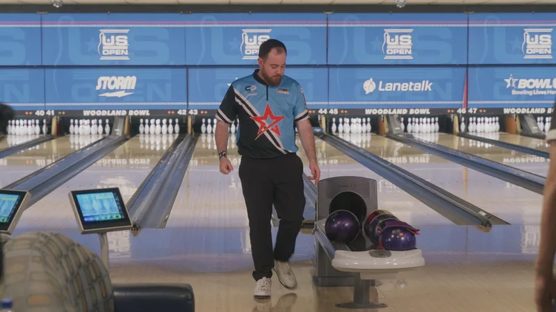 Born to Bowl 16x9